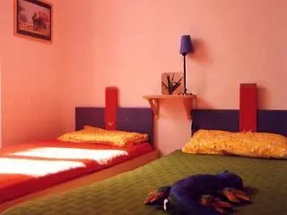 로마 어코모데이션