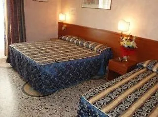 Rome Accommodation Oda ve Kahvaltı Roma